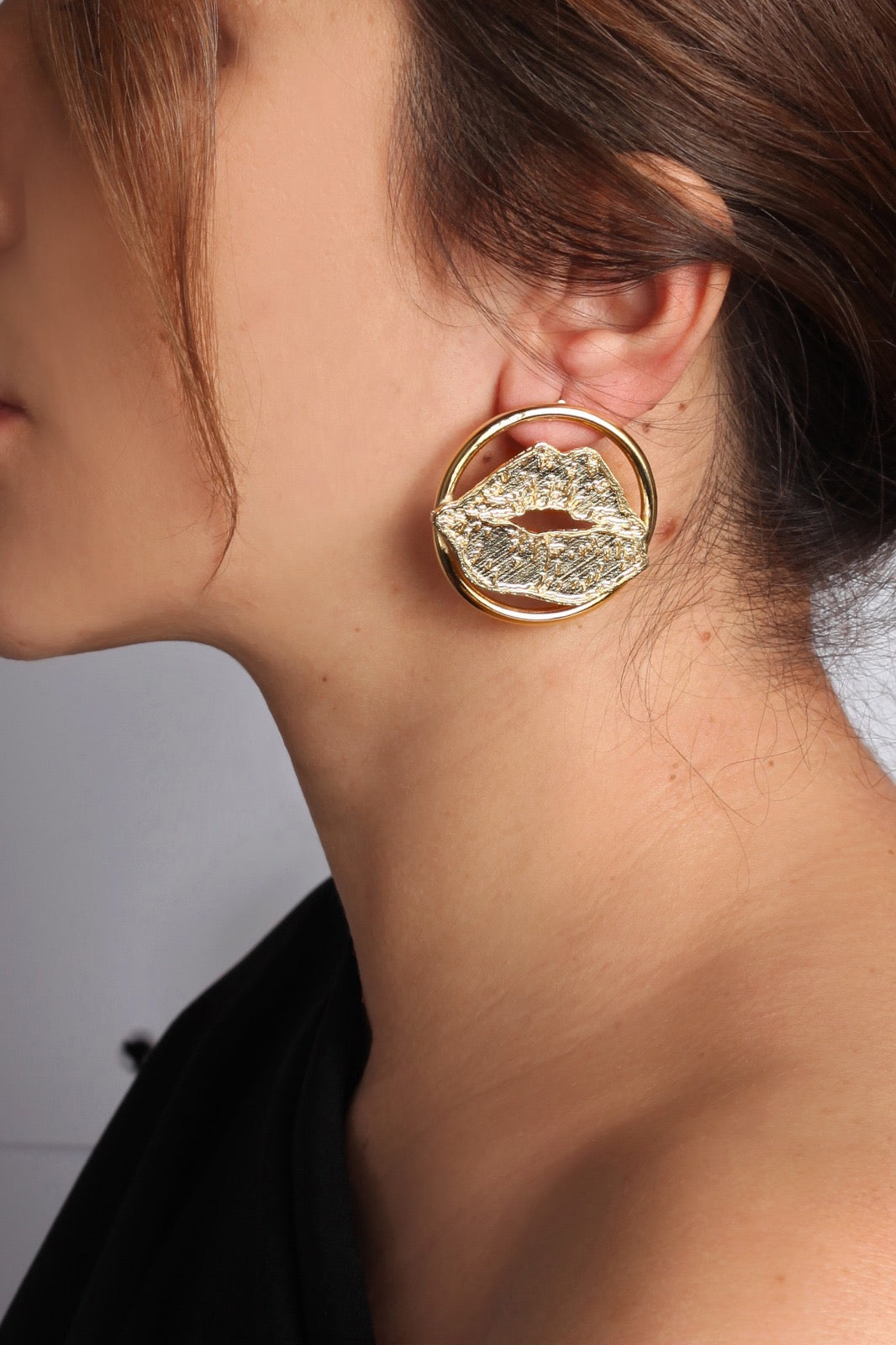 Lip Earring In The Little House