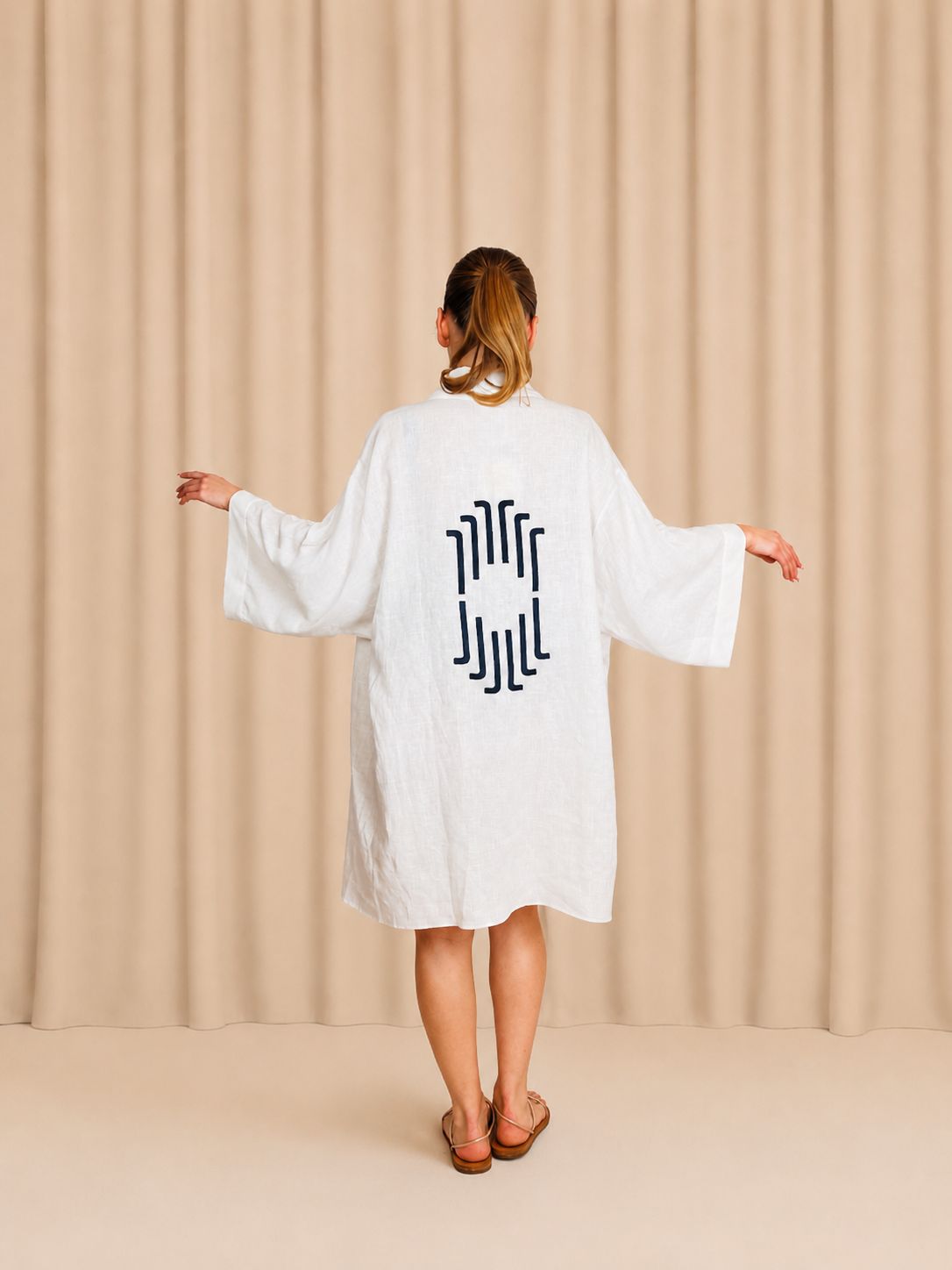Eva White Art Deco