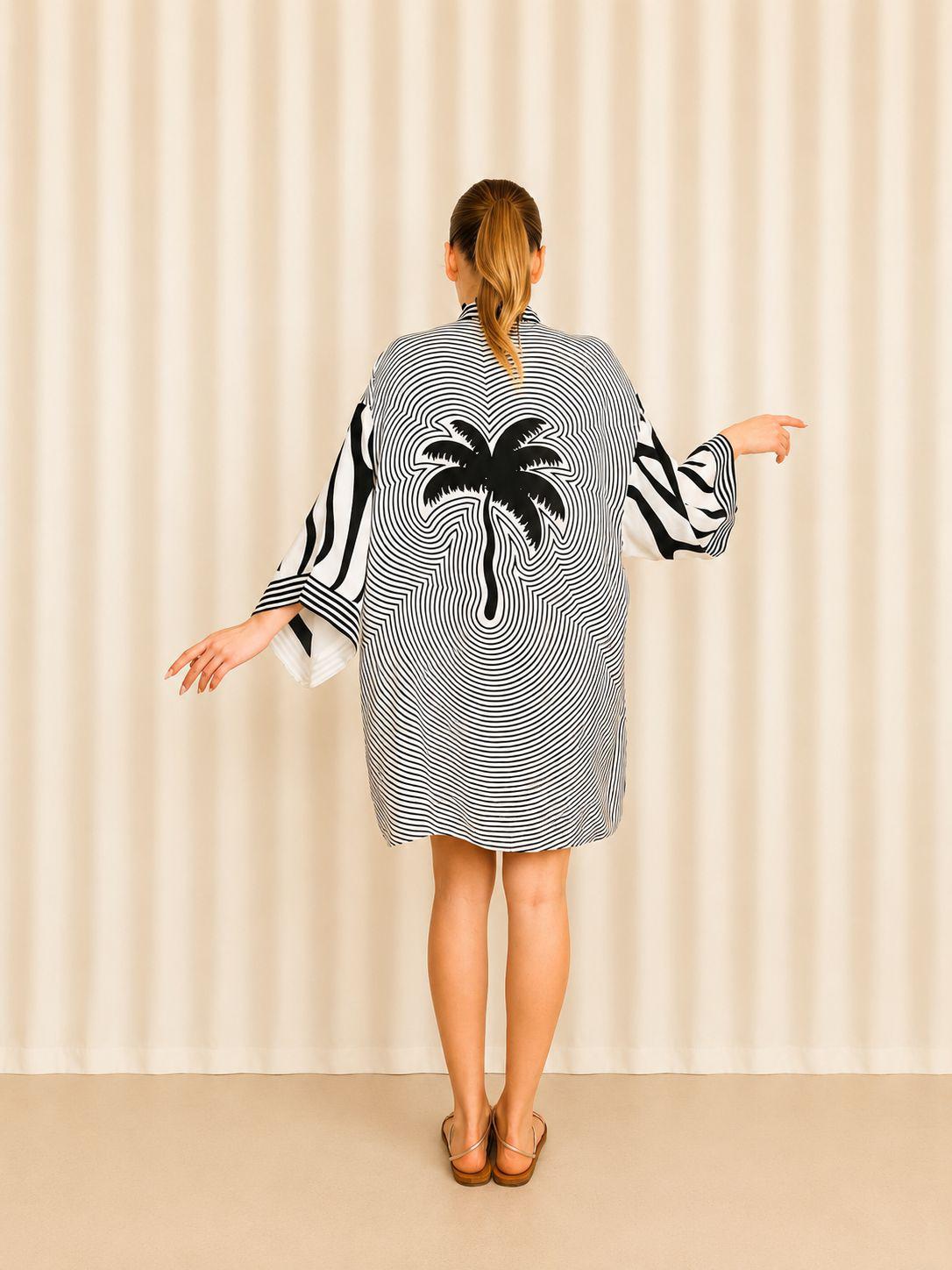Eva Leon Kimono
