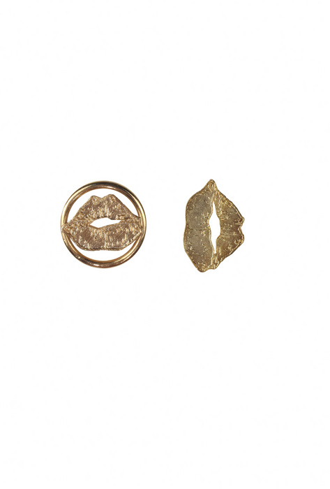 GOLD BIG LIP EARRING