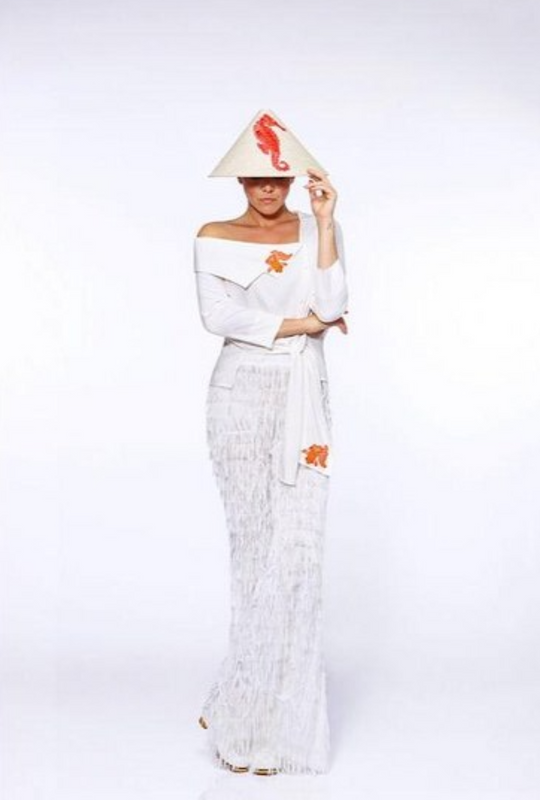 HAT WITH SEQUINS
